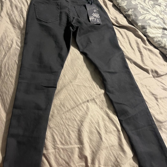 Geso Skinny Jeans - Picture 2 of 4